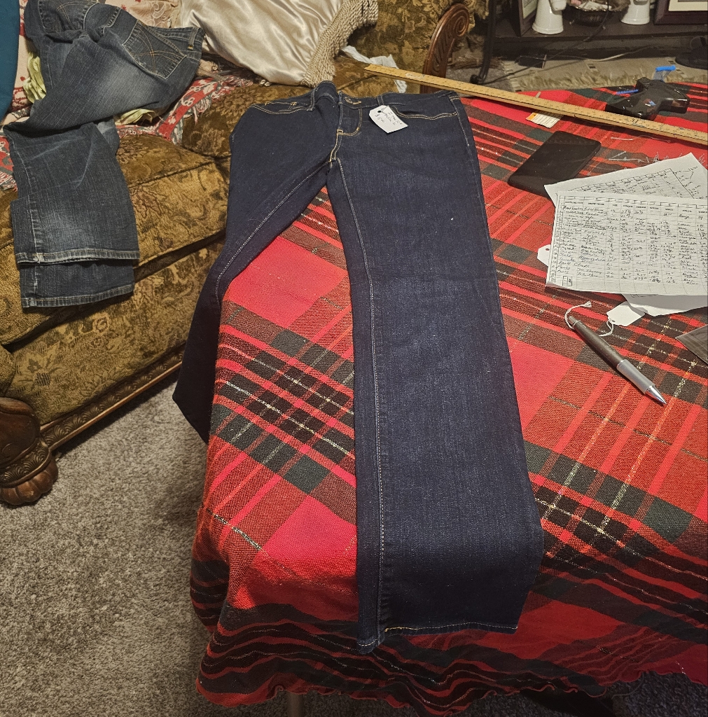 712 Levis